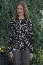 Load image into Gallery viewer, Eagle Ray Women&#39;s Rash Guard
